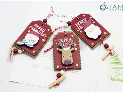 Phụ kiện treo Noel thẻ tag đỏ đô có kẹp ảnh X-PKTCT-27